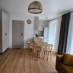 Na Brzozowej 18 *